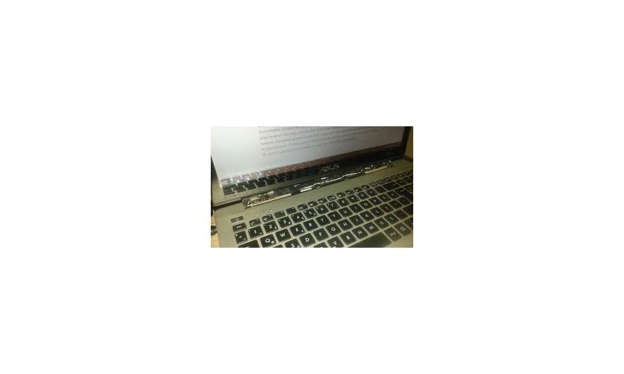 Asus S551L Kırık Kasa ve Menteşe Onarım - Tamiri